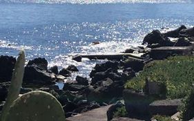 Camera Luna Fronte Mare Aci Trezza