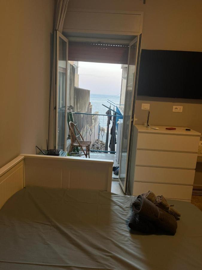 Ferienwohnung Camera Luna Fronte Mare Aci Trezza Aci Castello Exterior foto